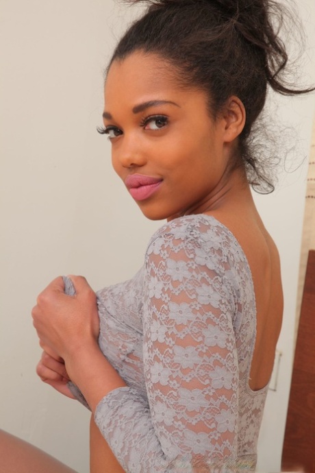 Paola Negra erótico hd fotos